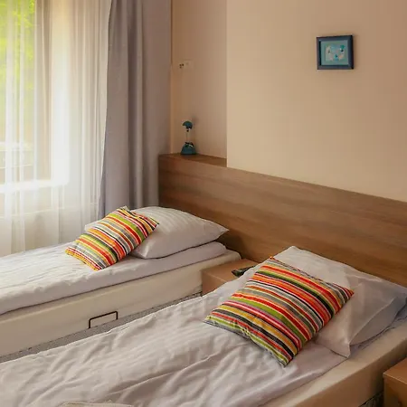 Janda & Conference 3*