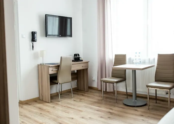 Janda & Conference 3*